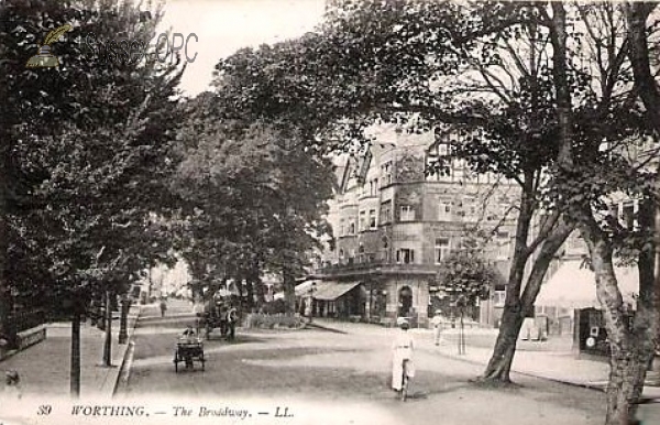 Image of Worthing - The Broadway