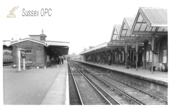 Image of Worthing - Railway Station