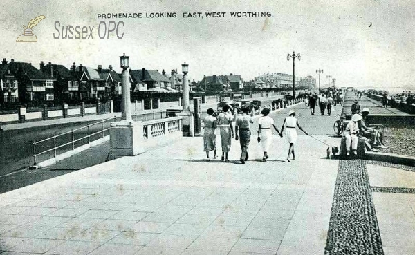 Image of Worthing - The Promenade looking East